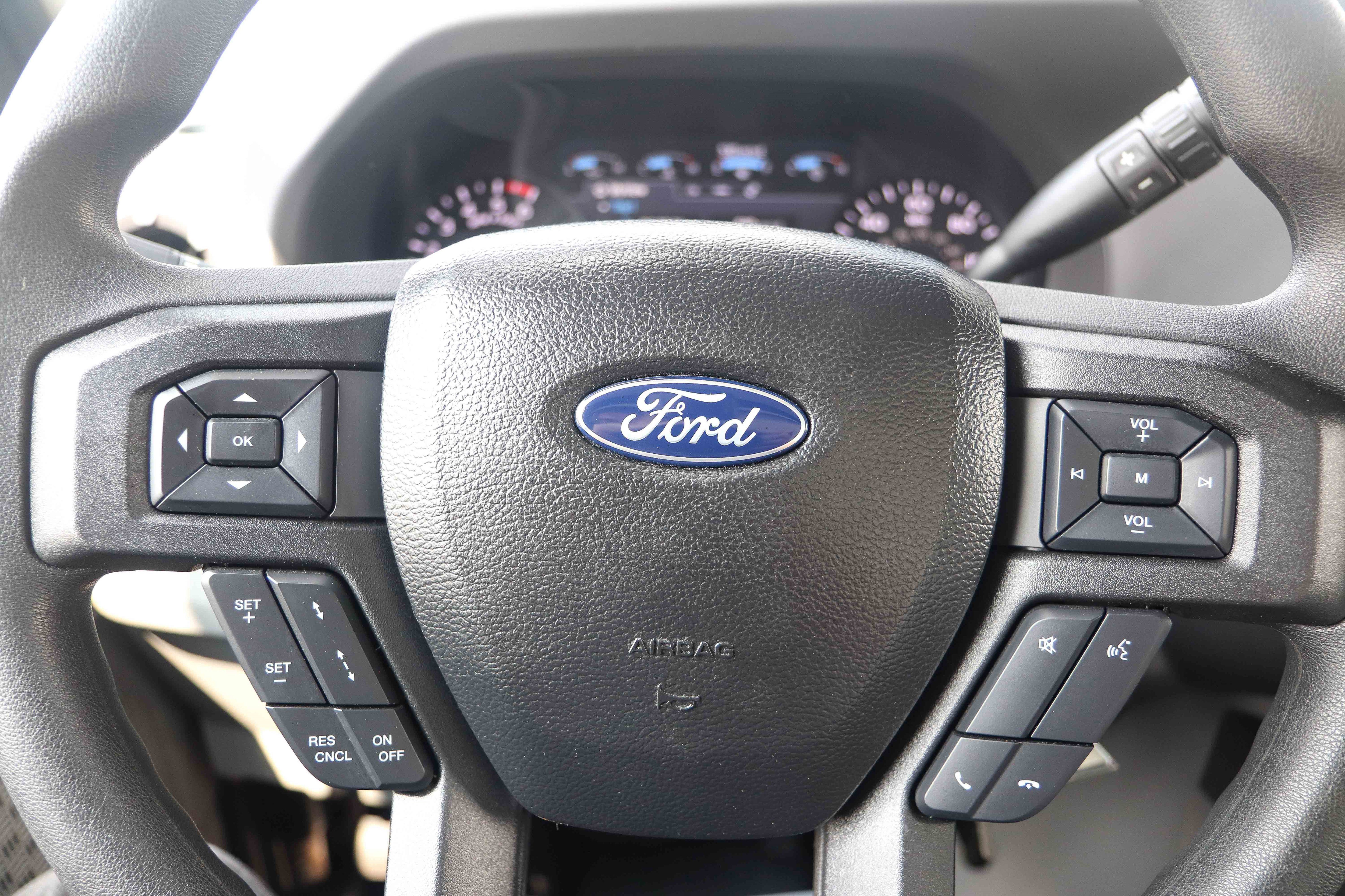 Used 2024 Ford E-450 and Econoline 450 Super Duty w/ Driver's Safety Package RWD image 17
