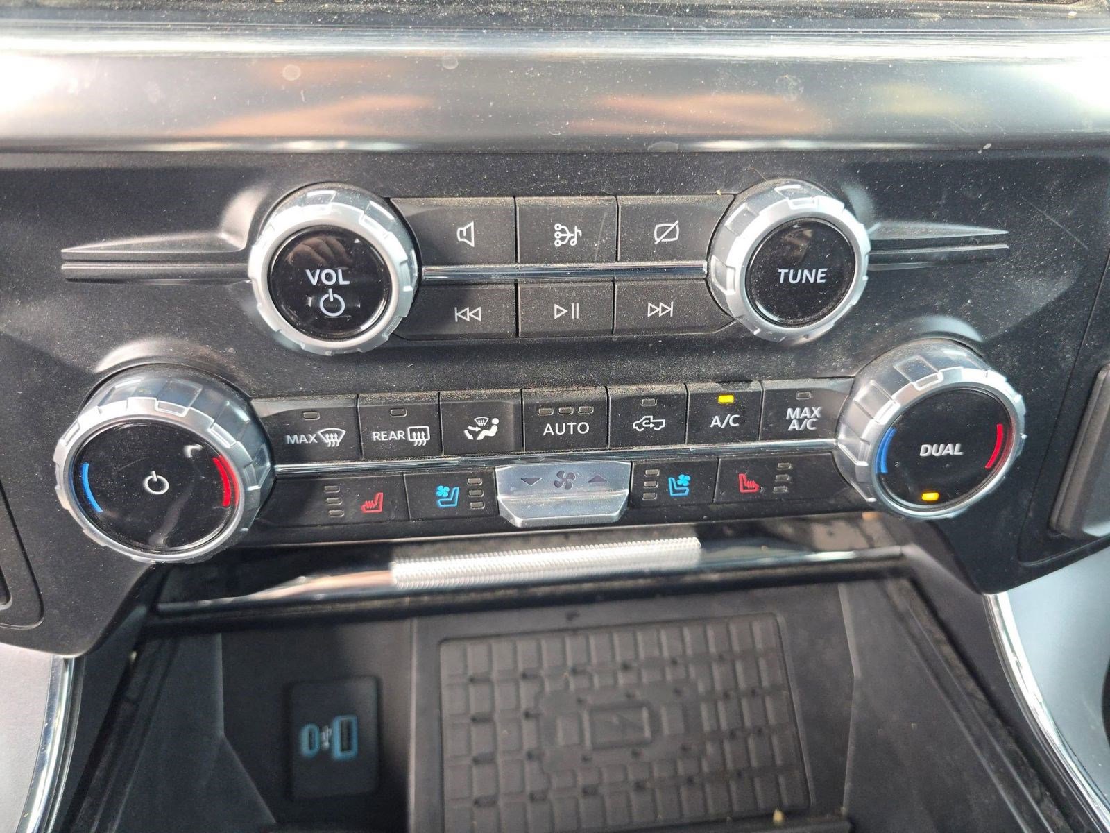 Used 2023 Ford F150 Lariat w/ Equipment Group 502A High image 17