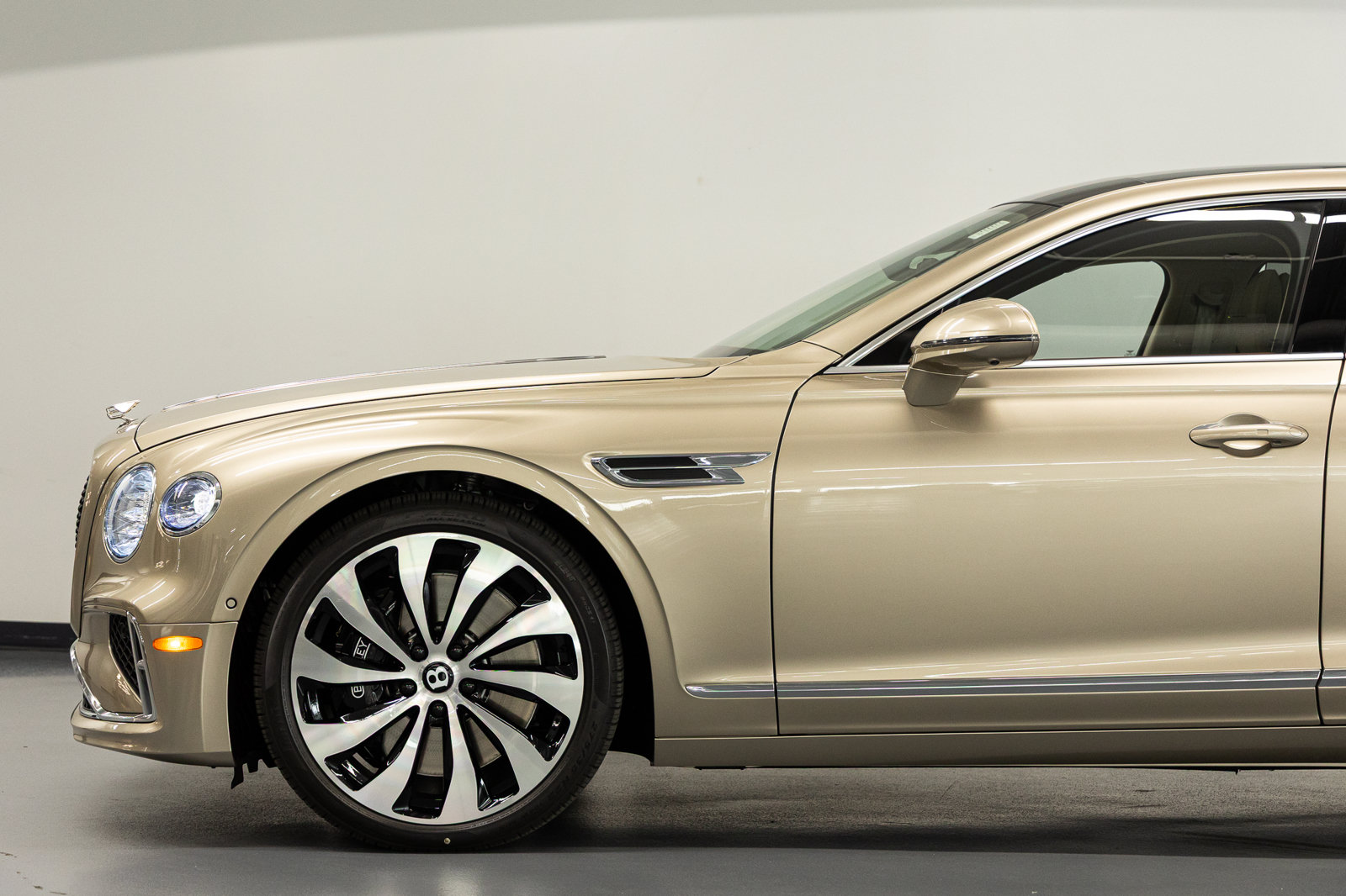 Certified 2026 Bentley Flying Spur V8 AWD/4WD image 16