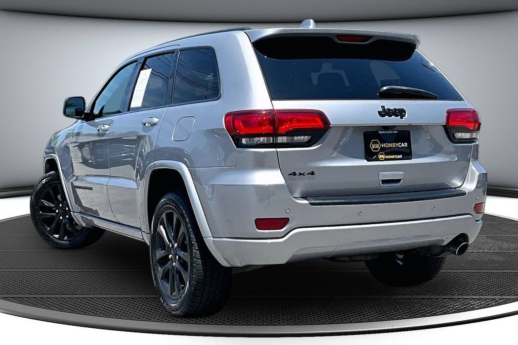 Used 2020 Jeep Grand Cherokee Altitude AWD/4WD image 4