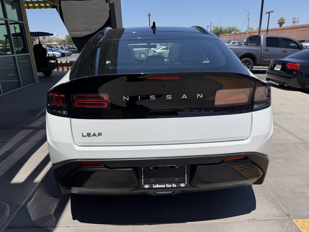 Used 2026 Nissan Leaf Platinum+ w/ Floor Mat Package (Platinum+) FWD image 13