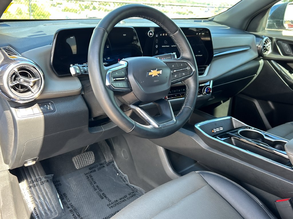 Used 2025 Chevrolet Equinox LT w/ Convenience Package II AWD/4WD image 7