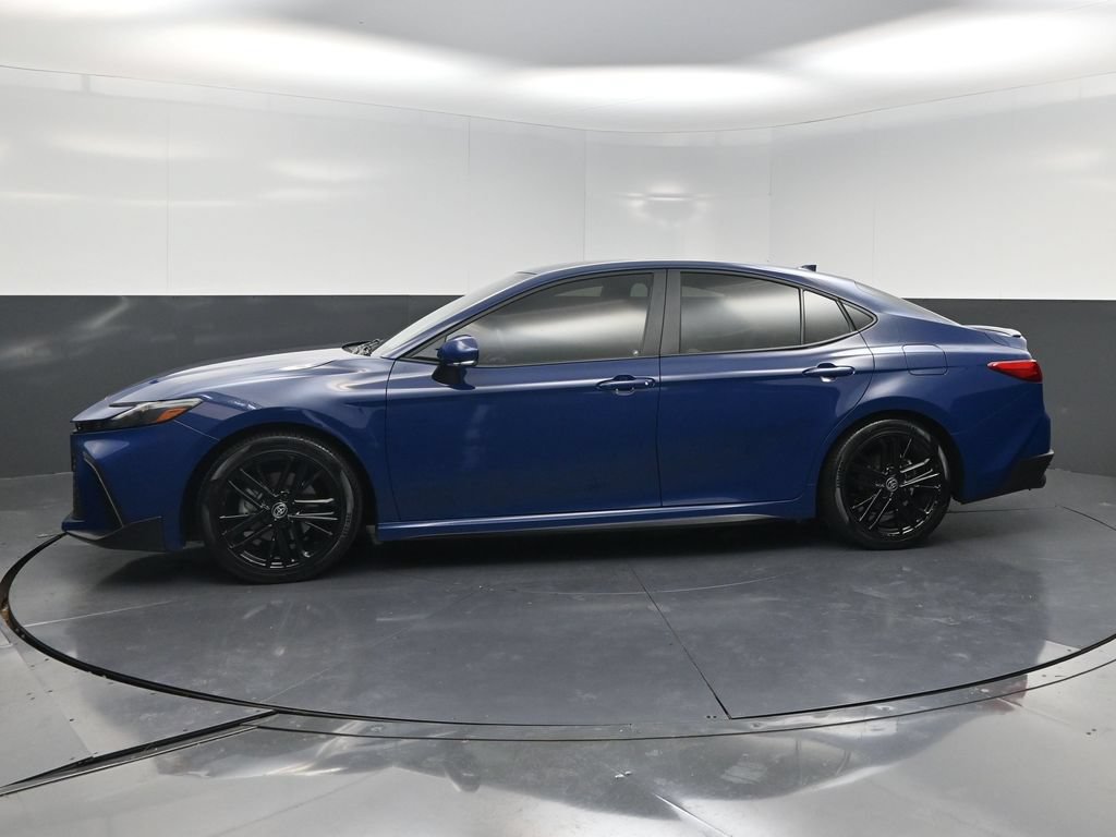 Used 2025 Toyota Camry SE w/ Convenience Package FWD image 3