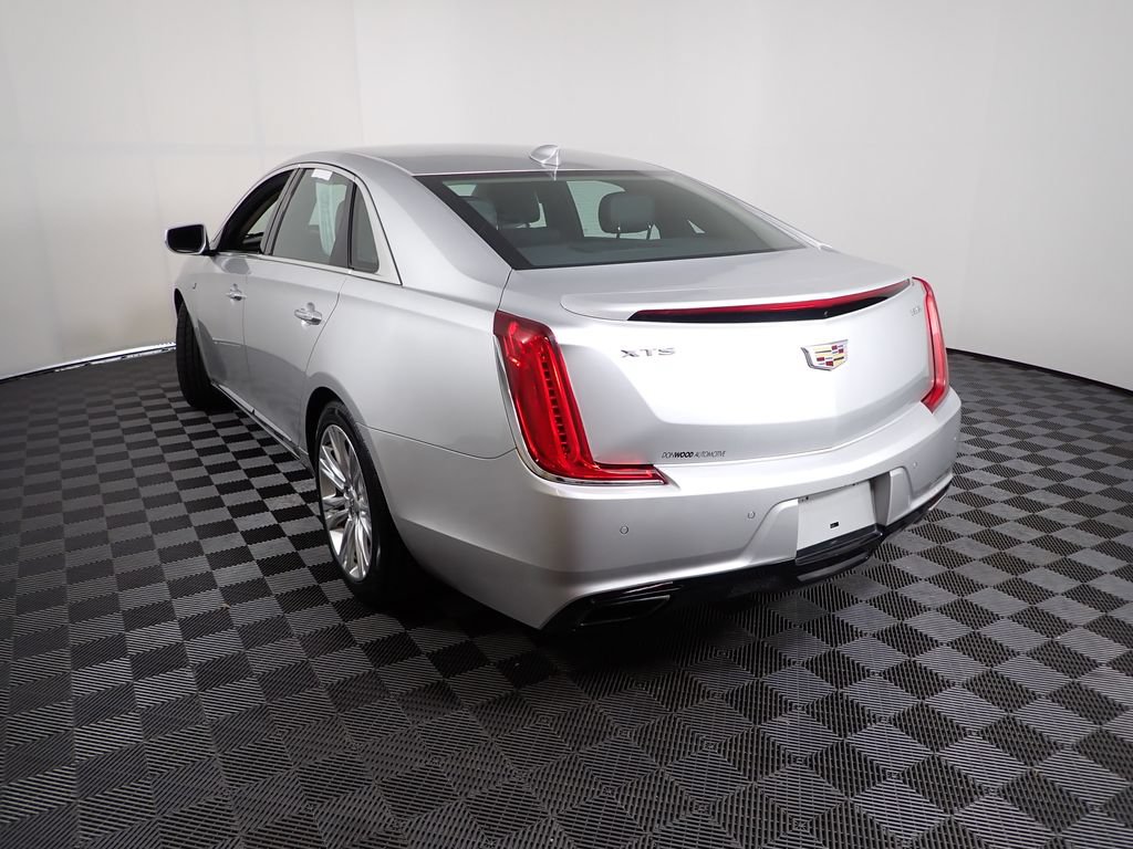 Used 2019 Cadillac XTS Luxury FWD image 14
