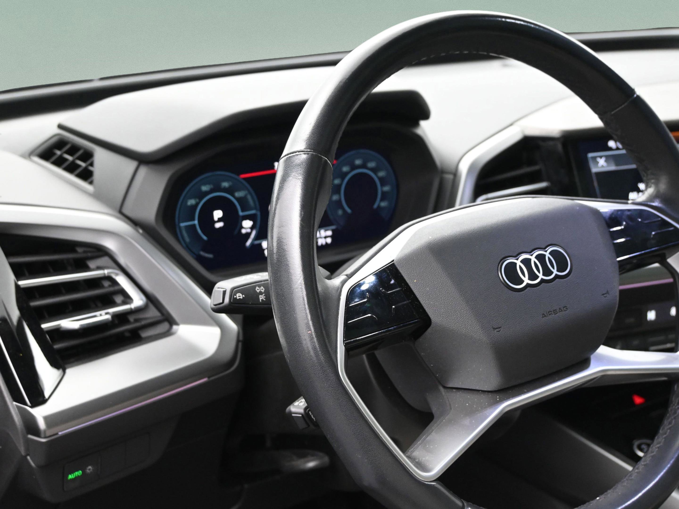 Used 2024 Audi Q4 e-tron Premium Plus w/ Premium Plus image 43