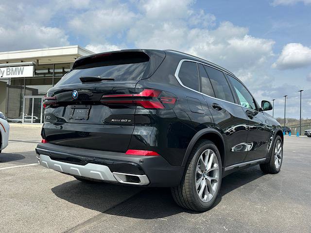 New 2026 BMW X5 xDrive50e AWD/4WD image 3
