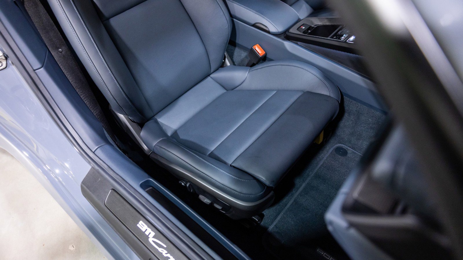 Used 2024 Porsche 911 Carrera GTS w/ Premium Package image 30