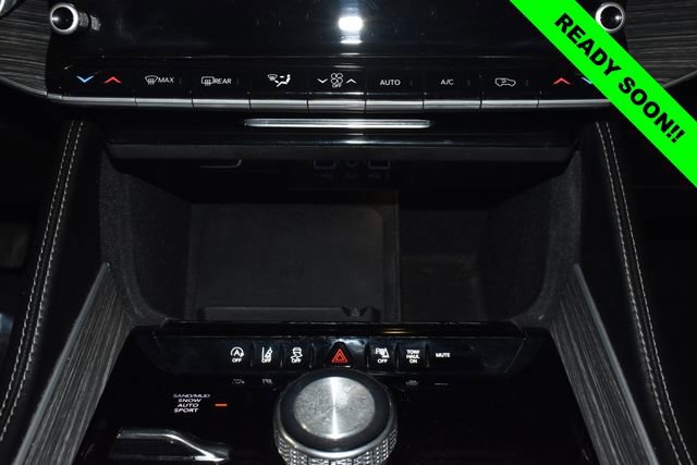 Certified 2024 Jeep Wagoneer Series II w/ Flexible Seating Group image 18