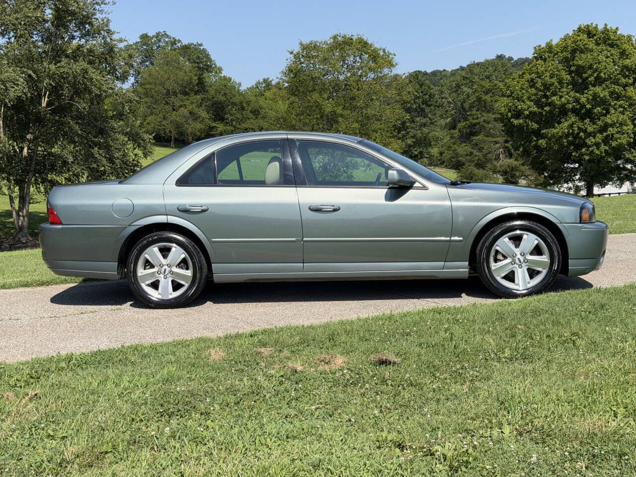 Used 2006 Lincoln LS RWD image 16