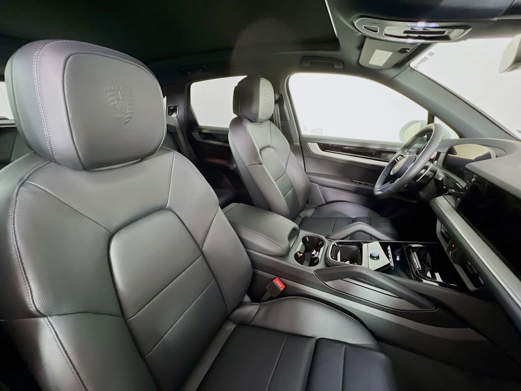 New 2026 Porsche Cayenne image 30