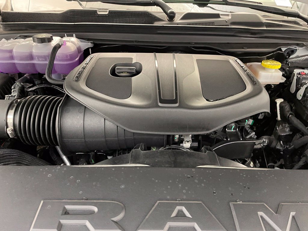 New 2026 RAM 1500 Express AWD/4WD image 19