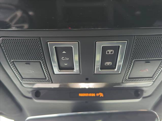 Used 2023 Land Rover Defender 110 X-Dynamic SE AWD/4WD image 24