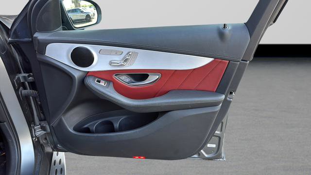 Used 2022 Mercedes-Benz GLC 43 AMG 4MATIC image 23