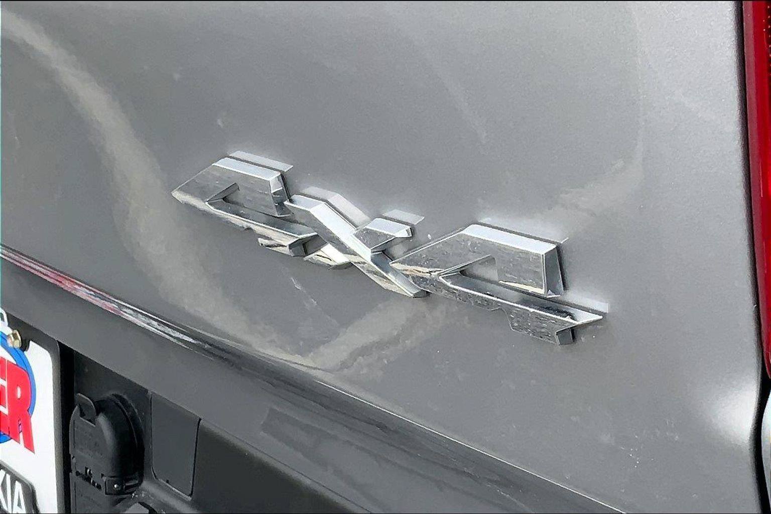 Used 2024 RAM 1500 Laramie AWD/4WD image 8