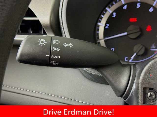 Used 2023 Toyota Highlander L image 15