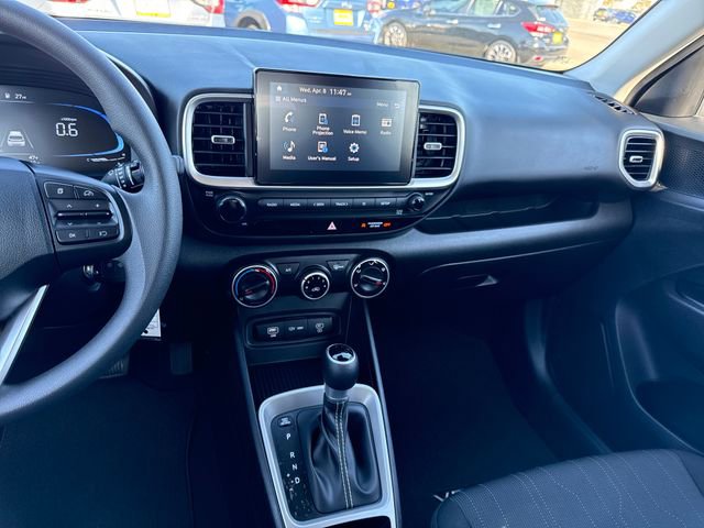 Used 2025 Hyundai Venue SE image 24