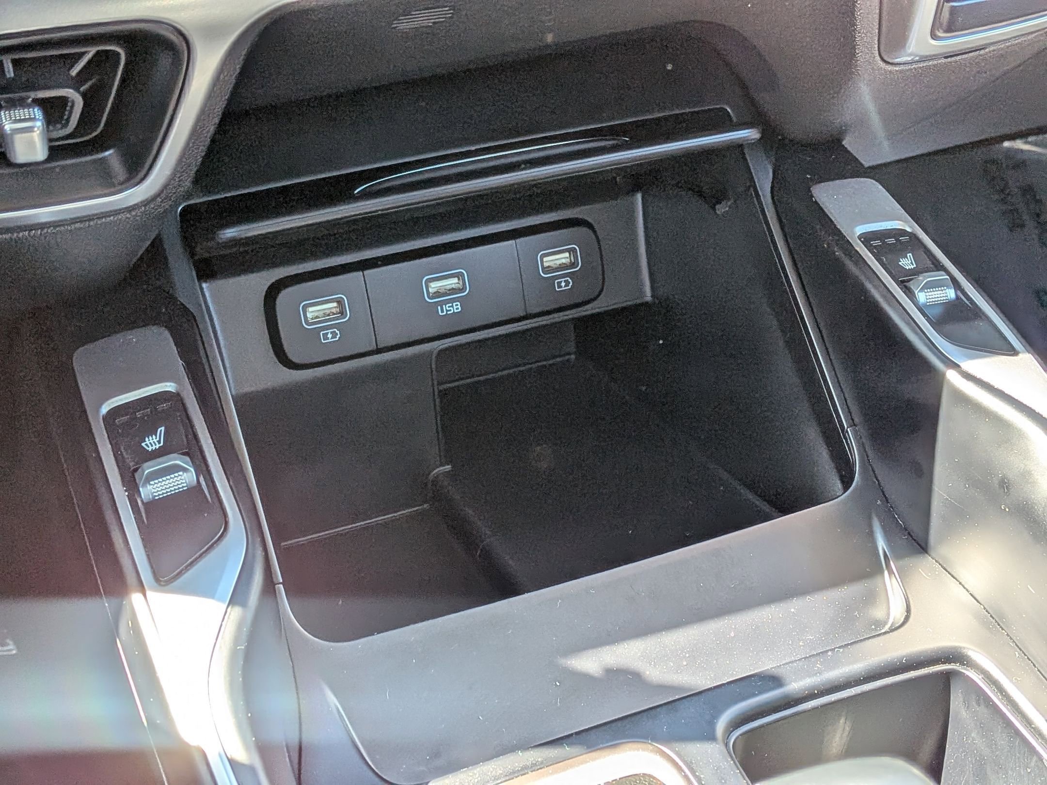 Used 2022 Kia Sorento S w/ Panoramic Sunroof Package AWD/4WD image 21