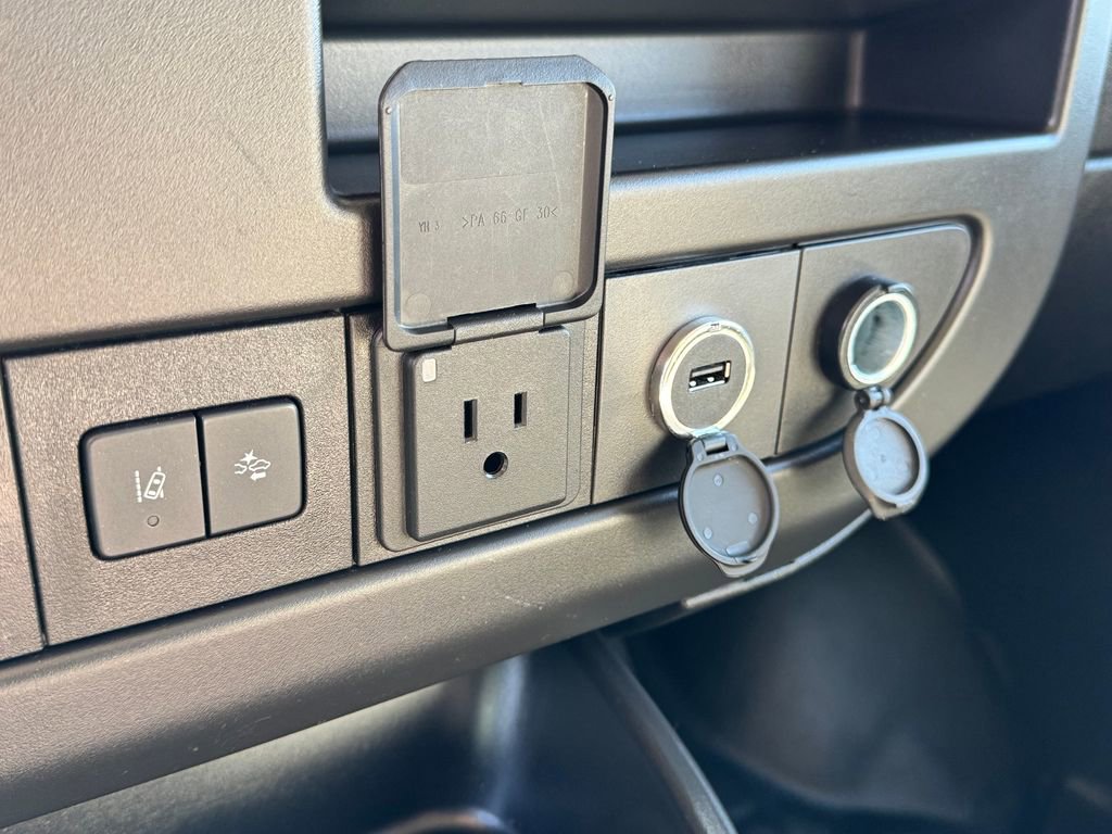Used 2020 GMC Savana 3500 w/ Driver Convenience Package image 23