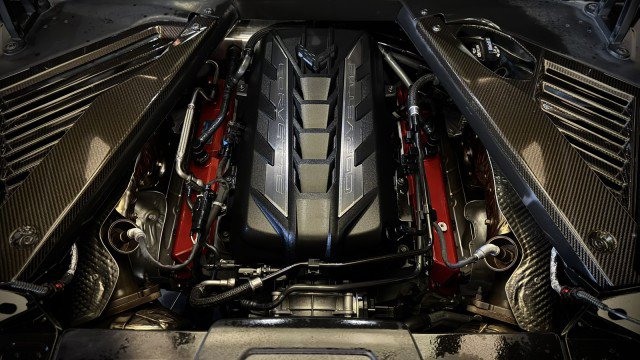 Used 2024 Chevrolet Corvette Stingray Premium Cpe w/ Z51 Performance Package RWD image 31