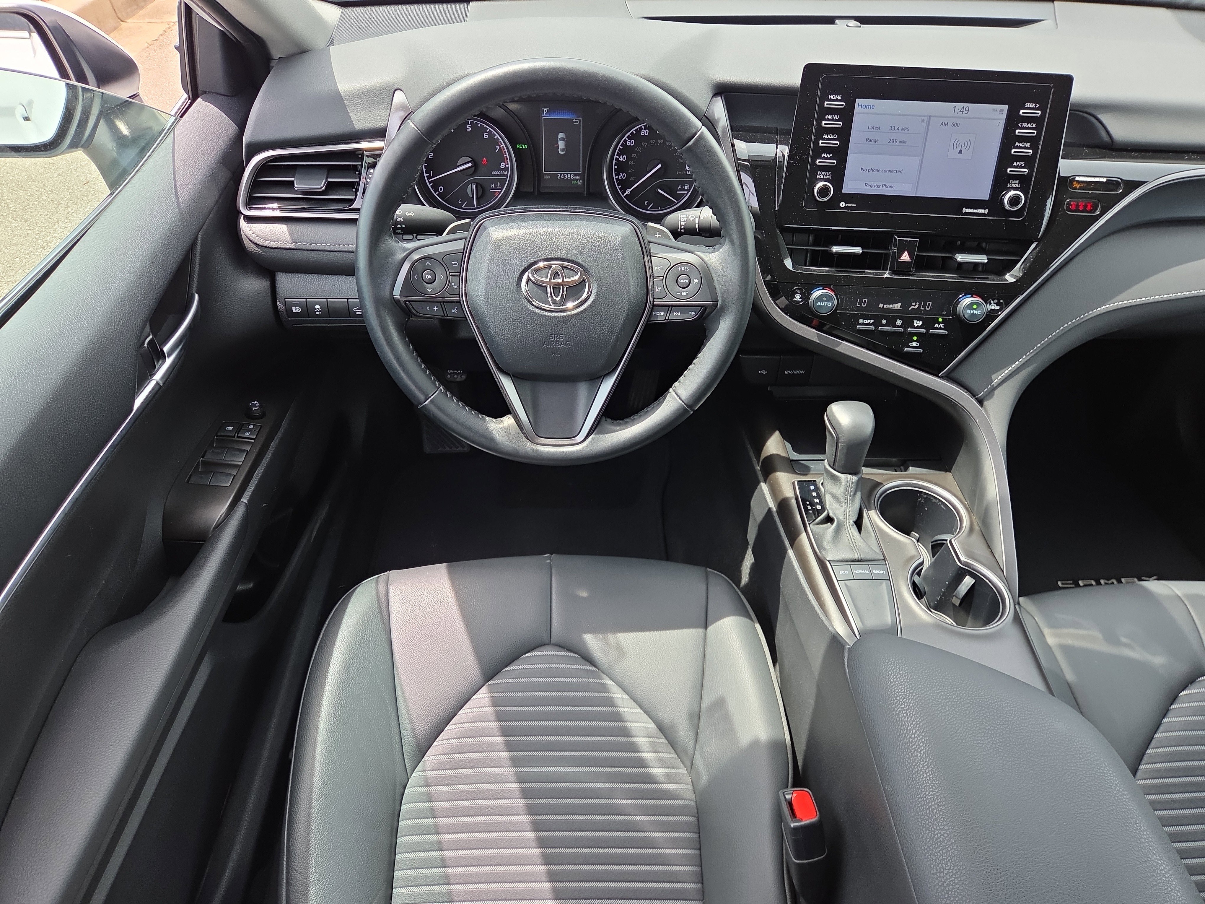 Used 2024 Toyota Camry SE w/ Convenience Package FWD image 12