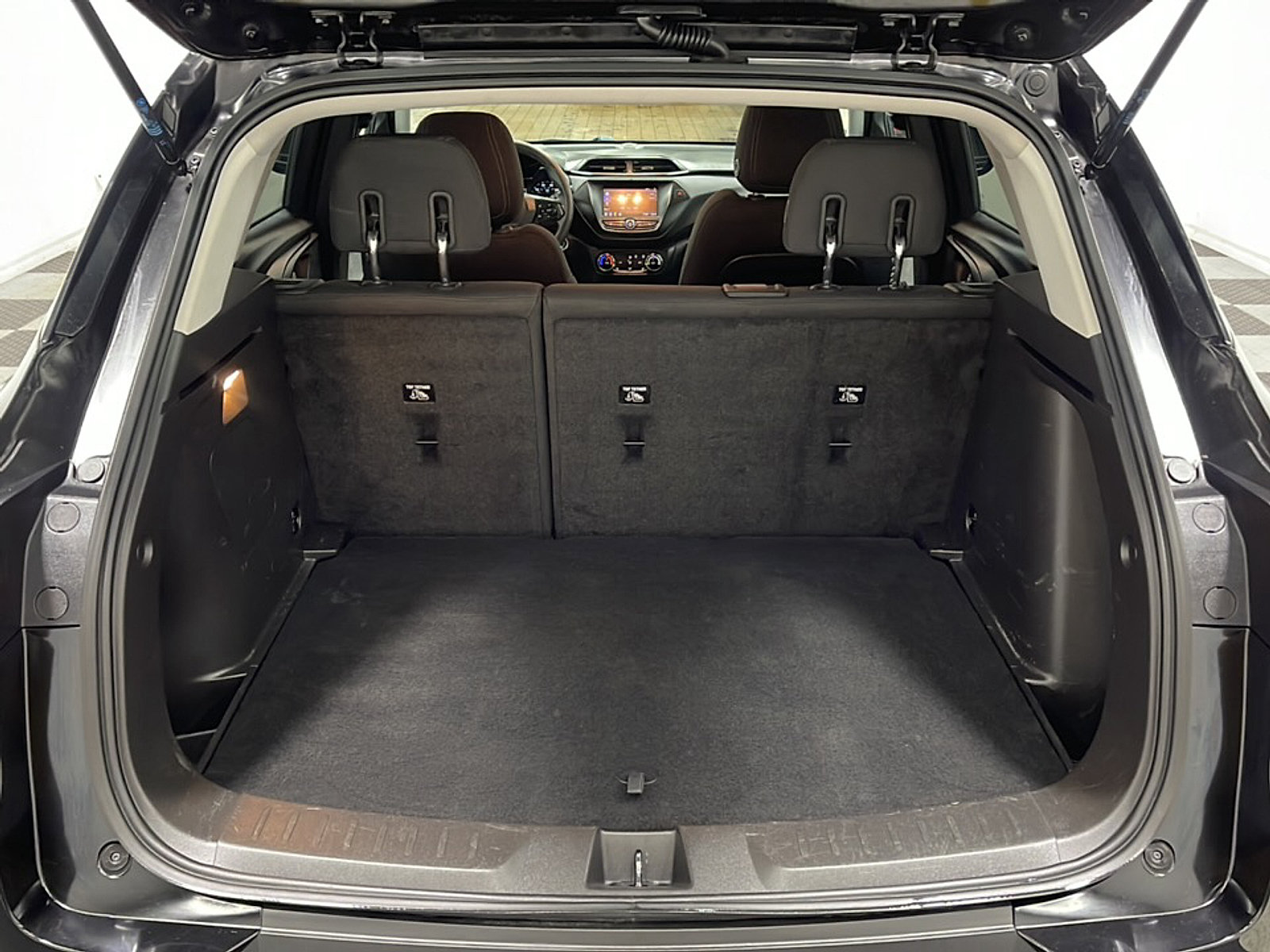 Used 2023 Chevrolet TrailBlazer LT FWD image 18