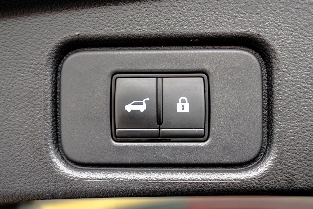 Used 2023 Nissan Pathfinder SL FWD image 42