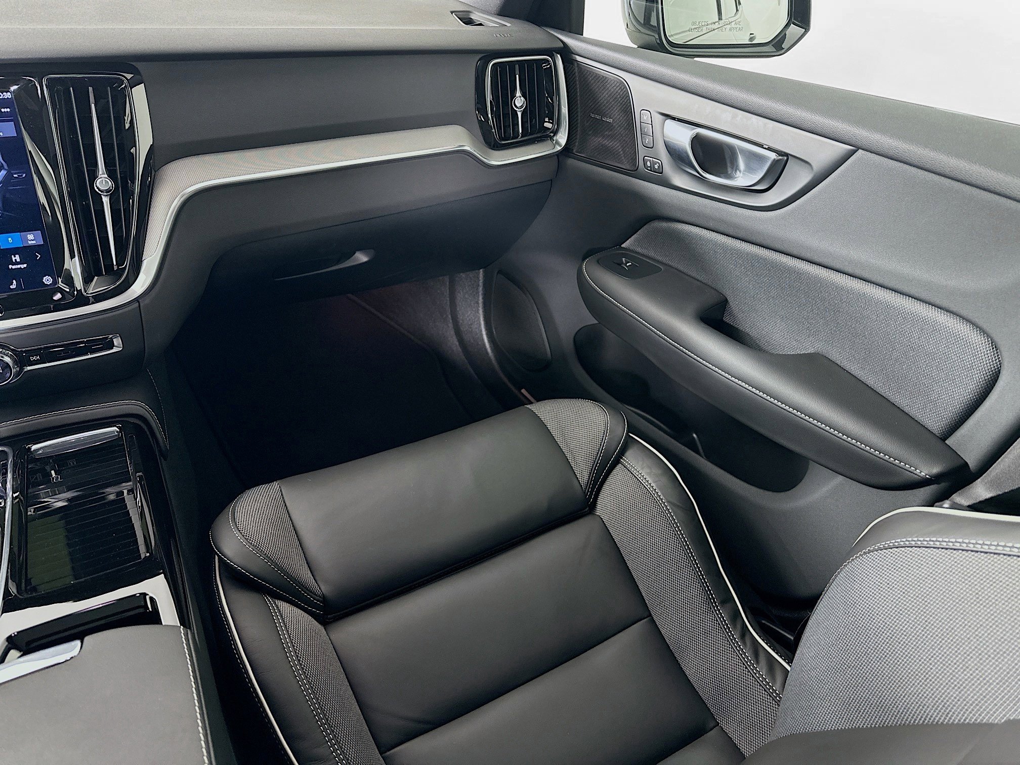 Used 2024 Volvo S60 T8 Plus w/ Climate Package image 14