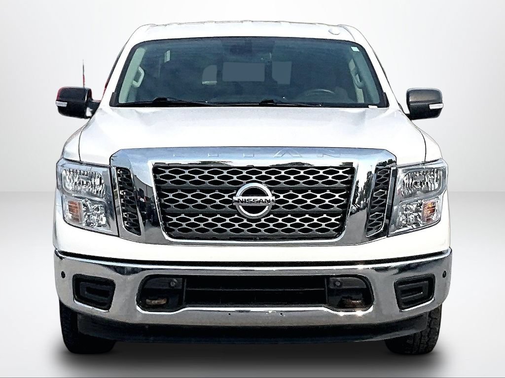 Used 2018 Nissan Titan SV w/ SV Convenience Package AWD/4WD image 4