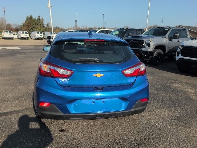 Used 2017 Chevrolet Cruze LT w/ Convenience Package FWD image 4