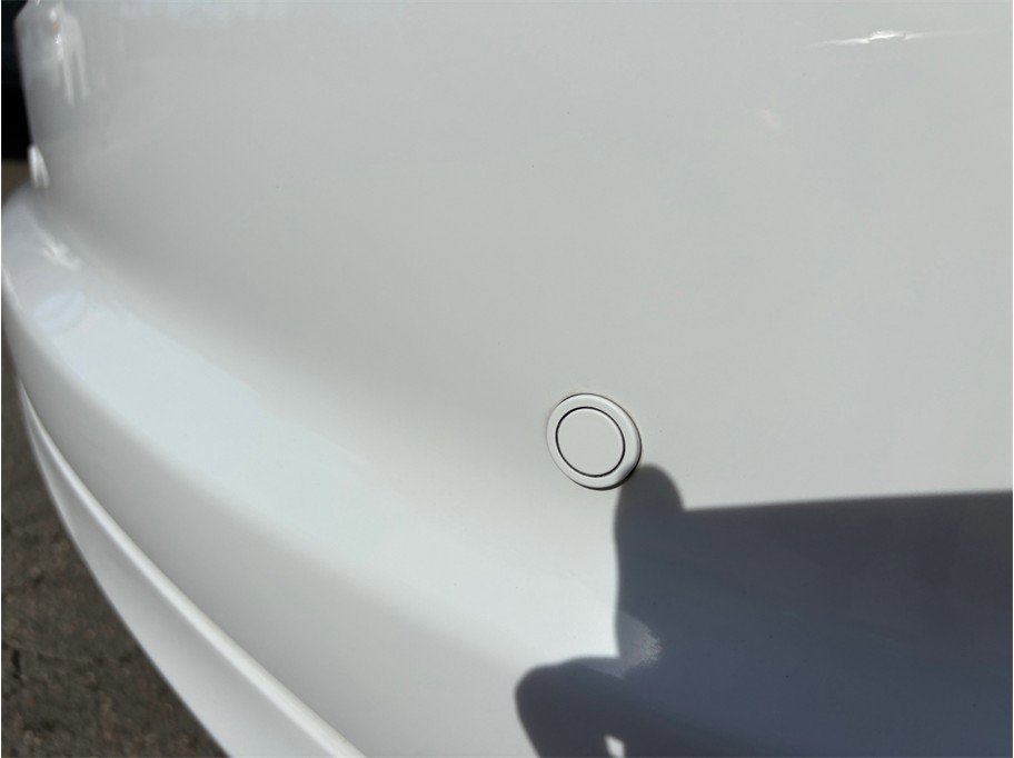 Used 2015 Jaguar XF Sport image 14