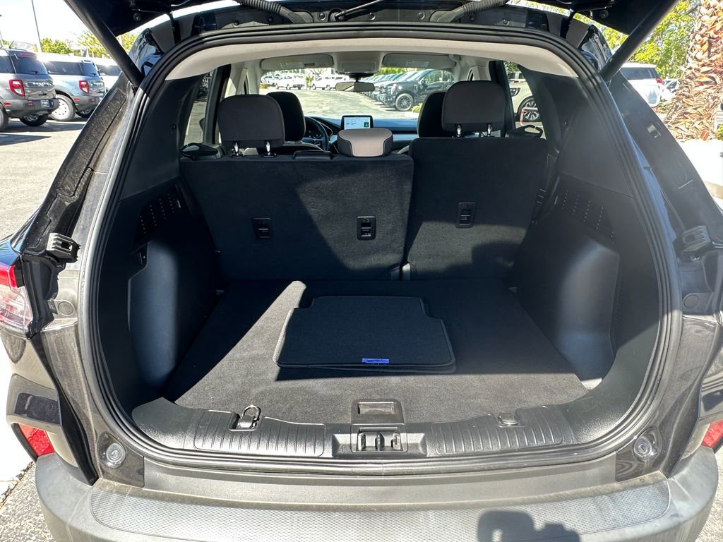 Used 2022 Ford Escape SE w/ Convenience Package FWD image 21