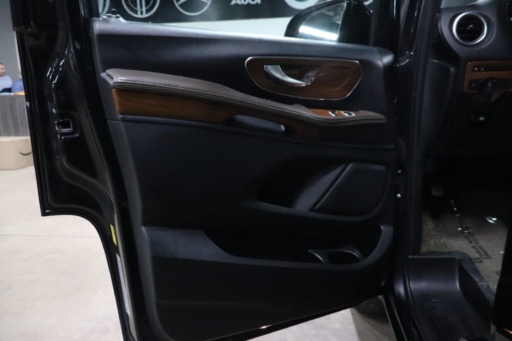 Used 2018 Mercedes-Benz Metris Passenger image 9