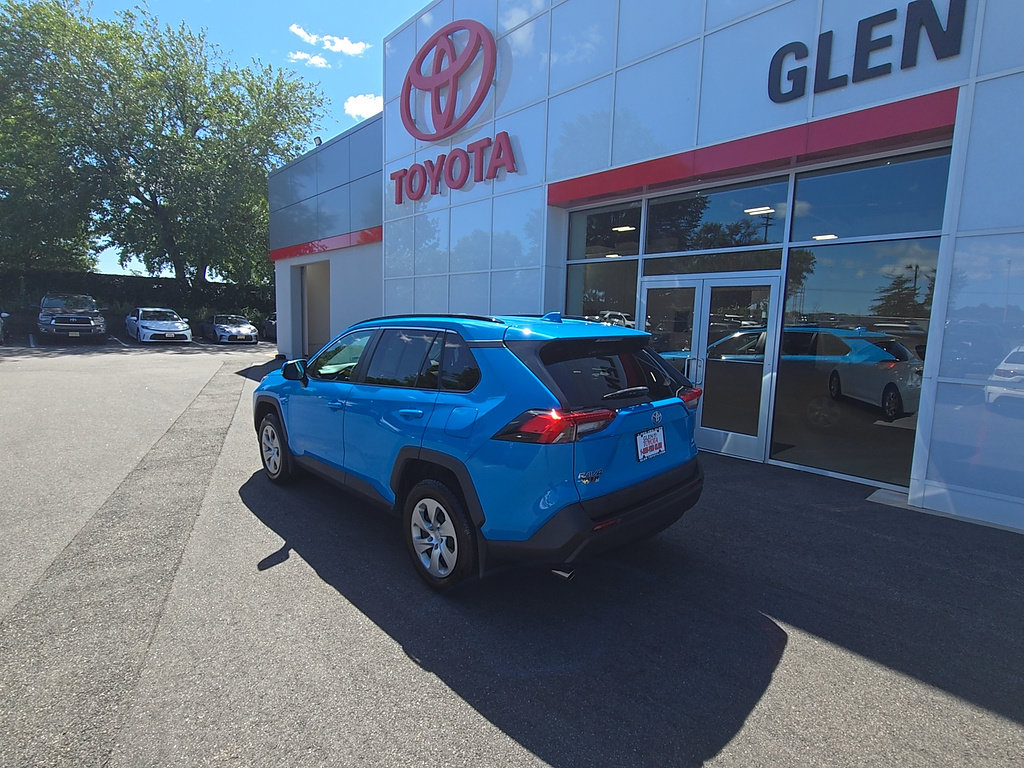 Certified 2021 Toyota RAV4 LE AWD/4WD image 5
