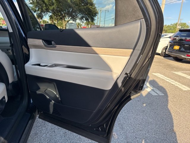 Used 2022 Hyundai Palisade SEL w/ 8P Bench Seat Package image 16