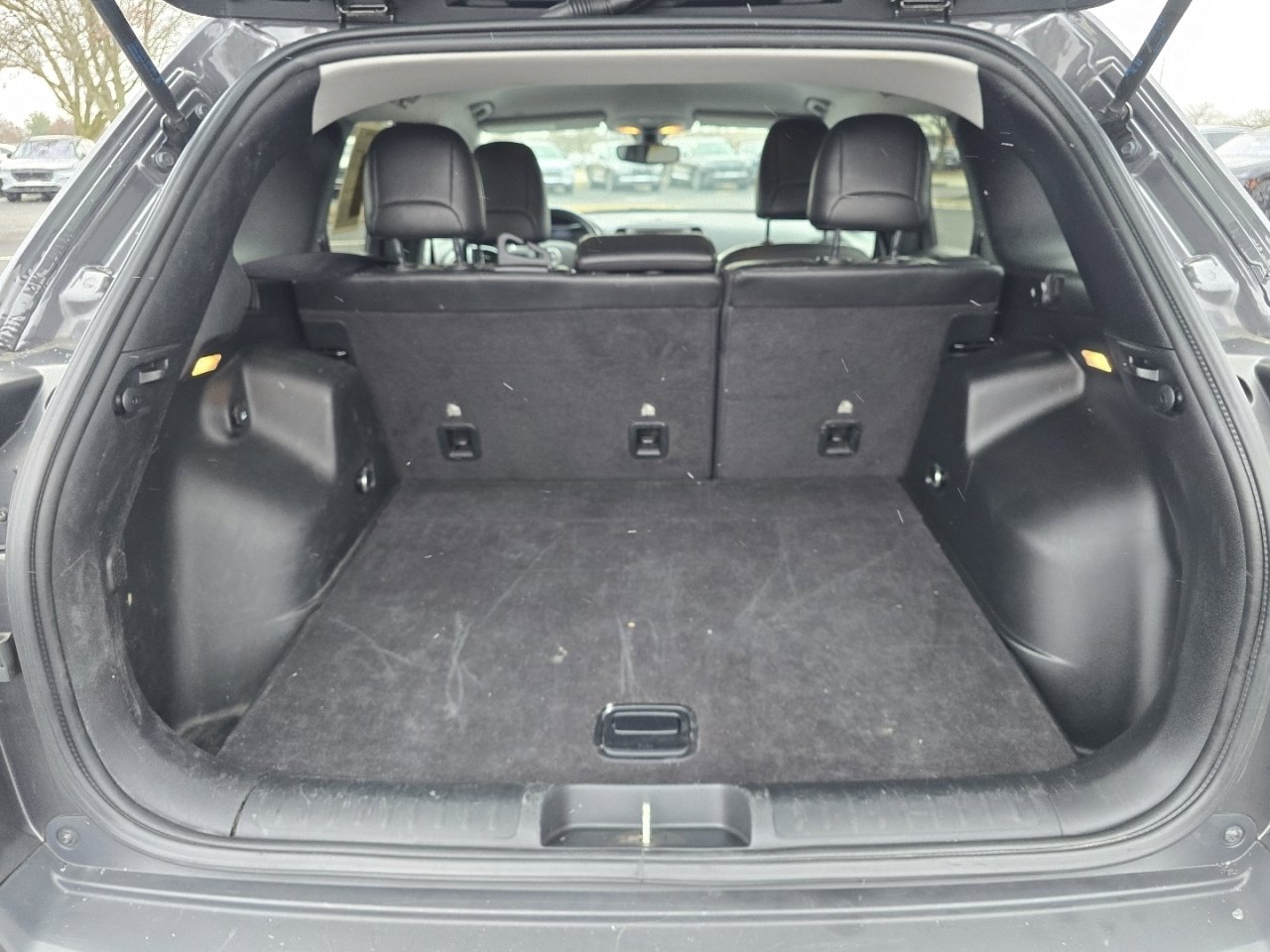 Used 2020 Jeep Cherokee Trailhawk w/ Cold Weather Group image 18