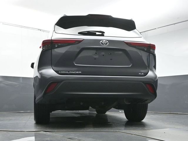 Used 2024 Toyota Highlander XLE FWD image 37