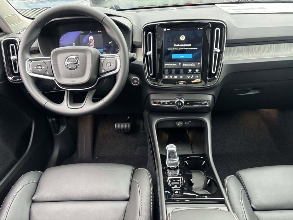 New 2026 Volvo XC40 B5 Plus w/ Protection Package Premier image 28