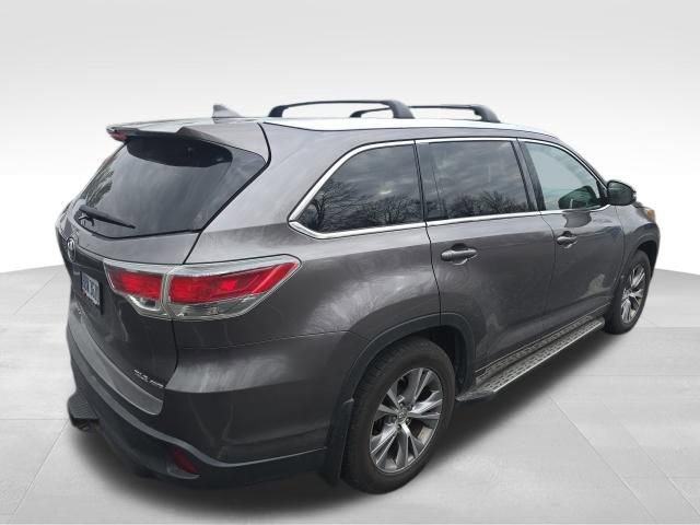 Used 2015 Toyota Highlander XLE image 4