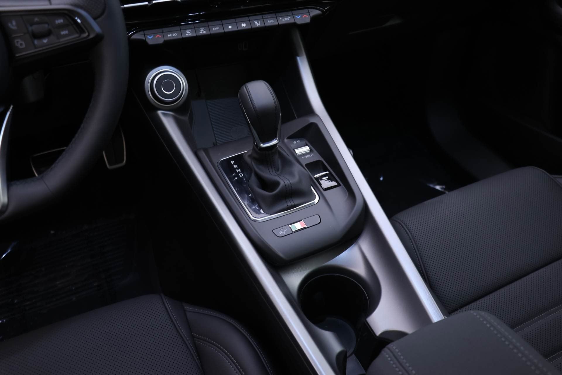 New 2025 Alfa Romeo Tonale w/ Premium Package image 13