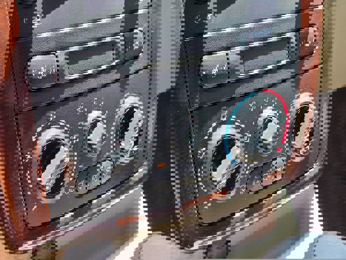 Used 2005 Chevrolet Cobalt LT image 34