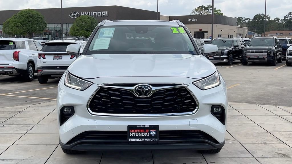 Used 2023 Toyota Highlander Limited image 11