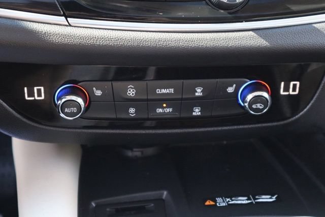 Used 2023 Buick Enclave Essence w/ Experience Buick Package AWD/4WD image 18