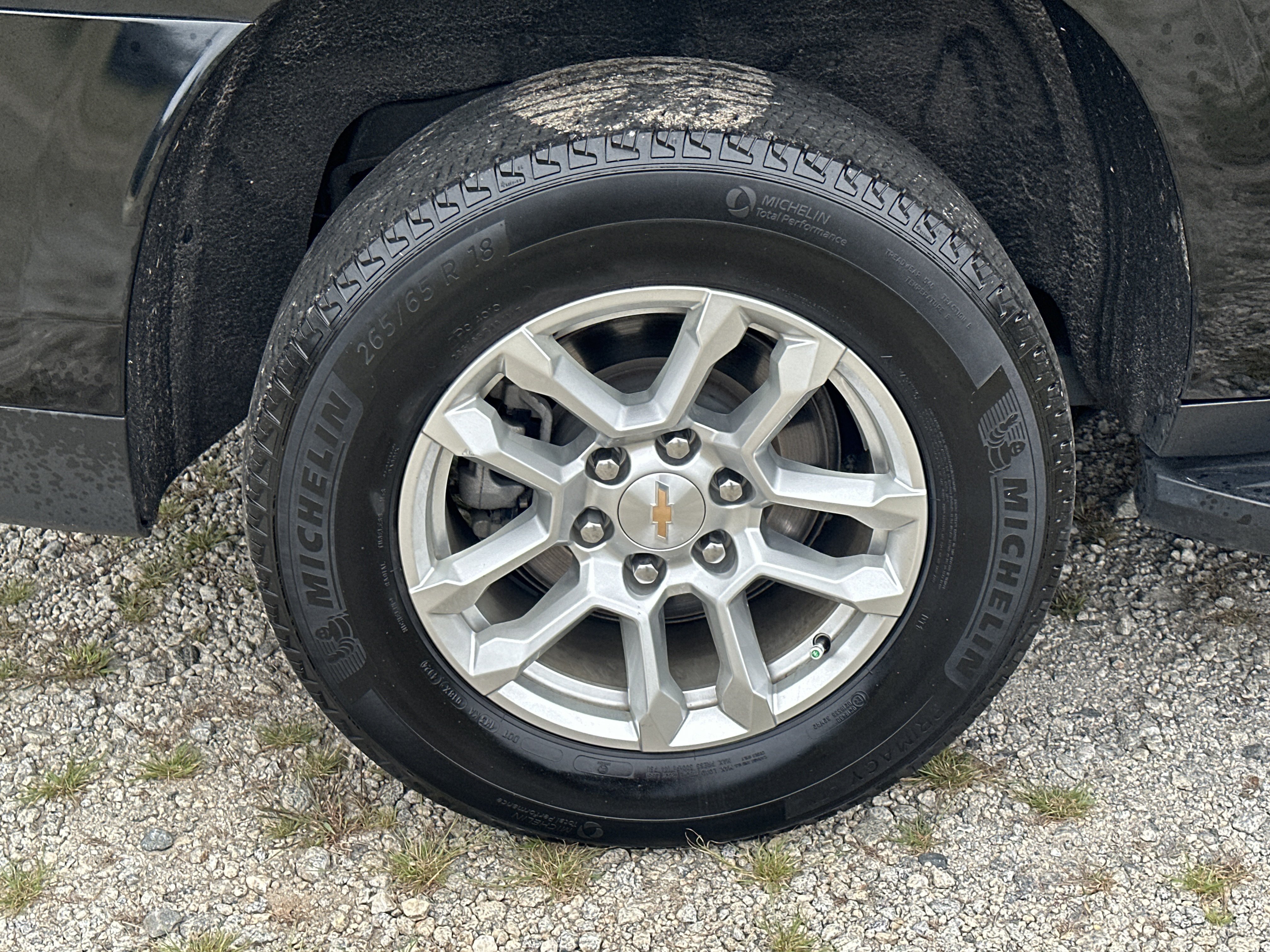 Used 2025 Chevrolet Suburban LT AWD/4WD image 17