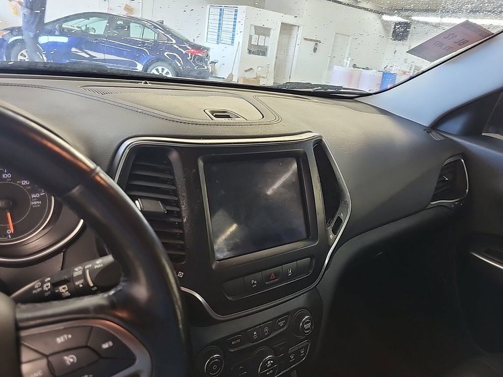 Used 2021 Jeep Cherokee Latitude Lux w/ Comfort/Convenience Group image 43