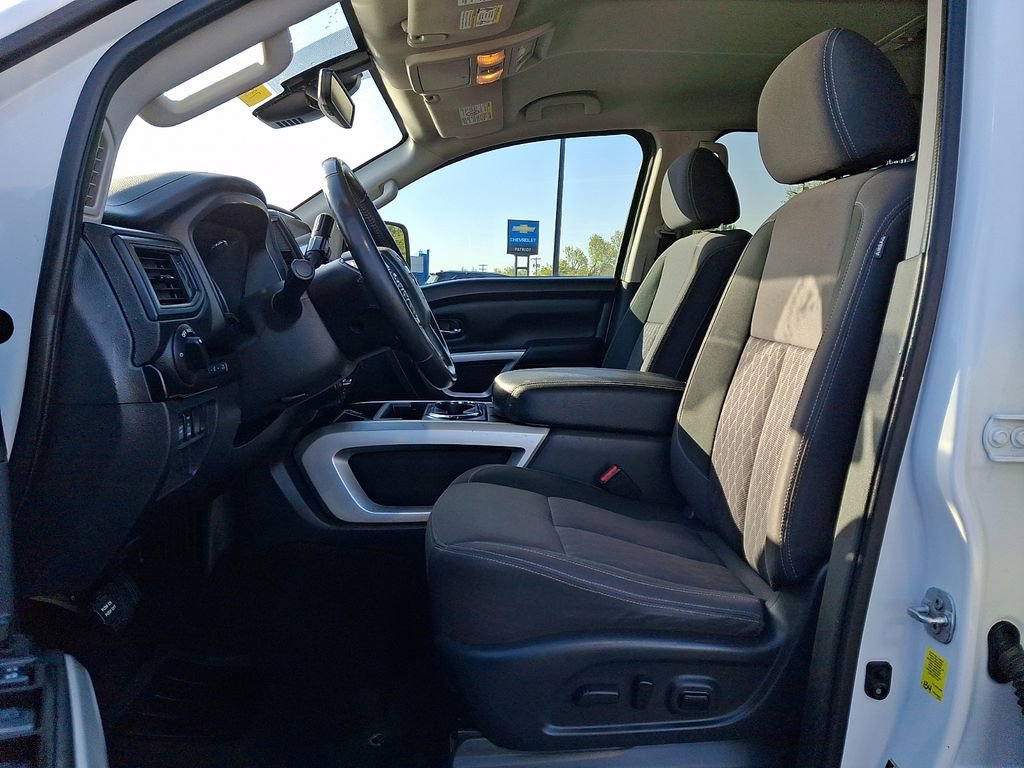 Used 2023 Nissan Titan SV w/ SV Convenience Package AWD/4WD image 13