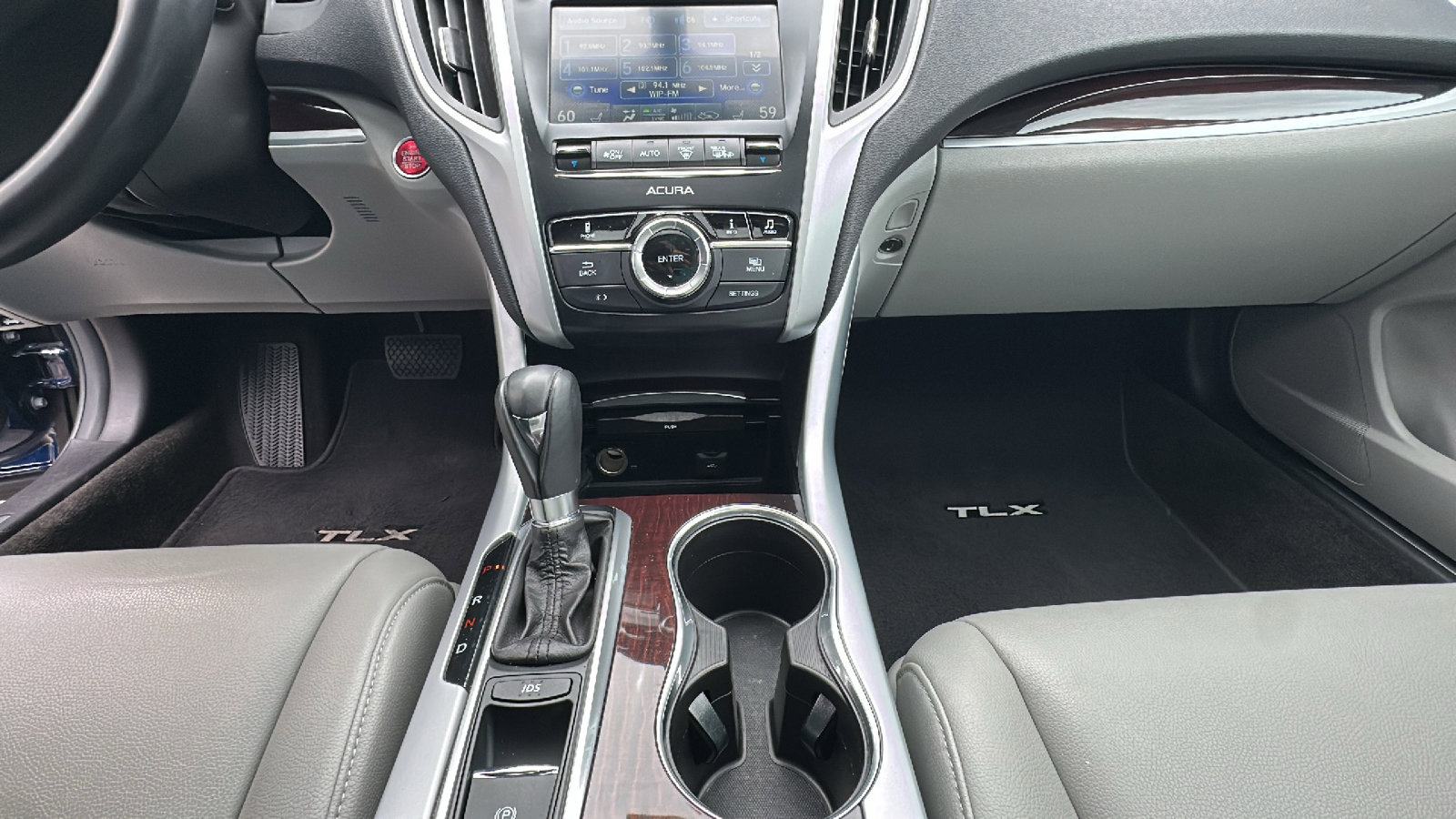 Used 2017 Acura TLX FWD image 20