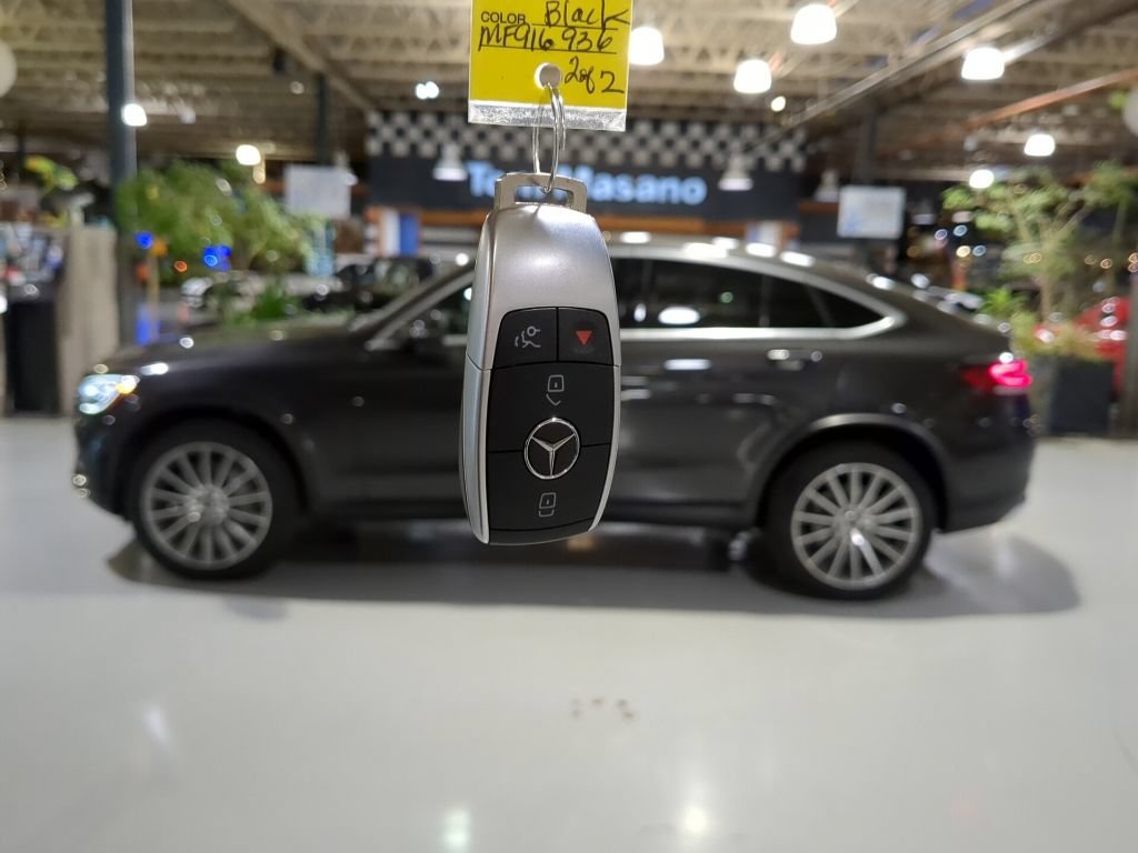 Used 2021 Mercedes-Benz GLC 300 4MATIC Coupe image 4