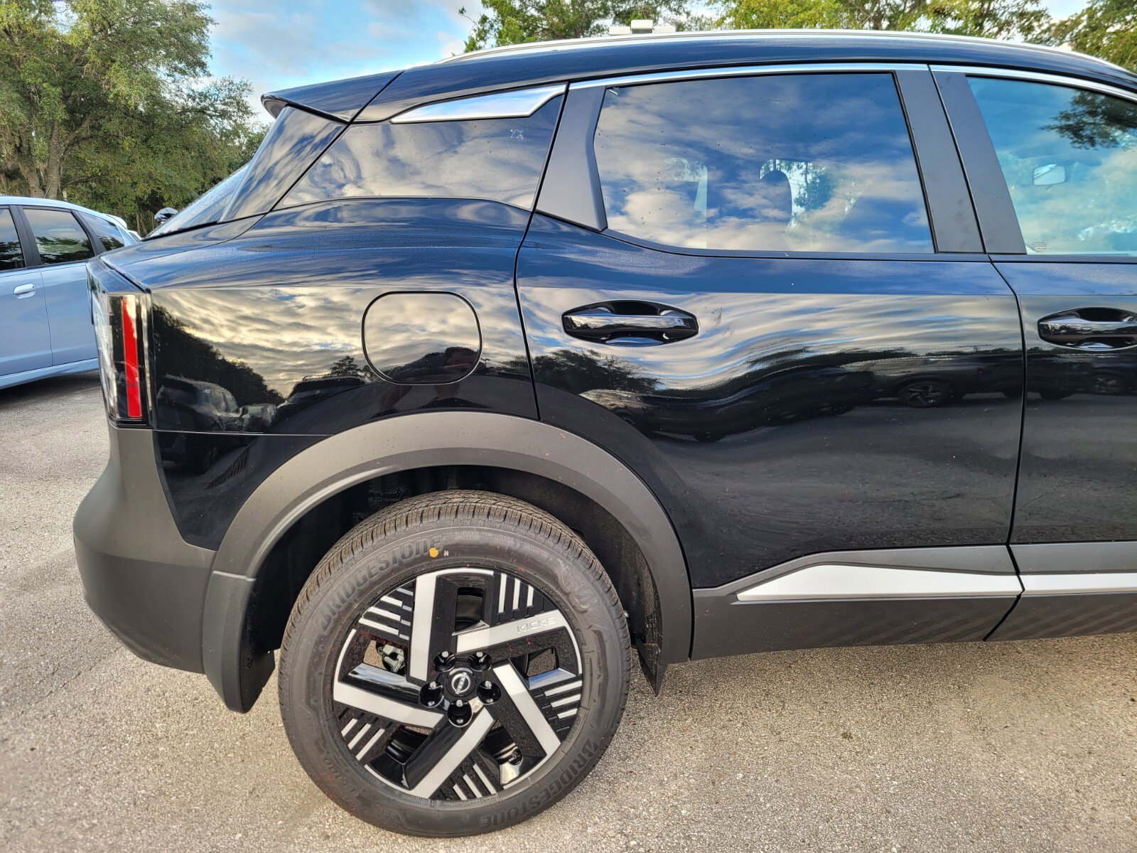 New 2026 Nissan Kicks SV image 6