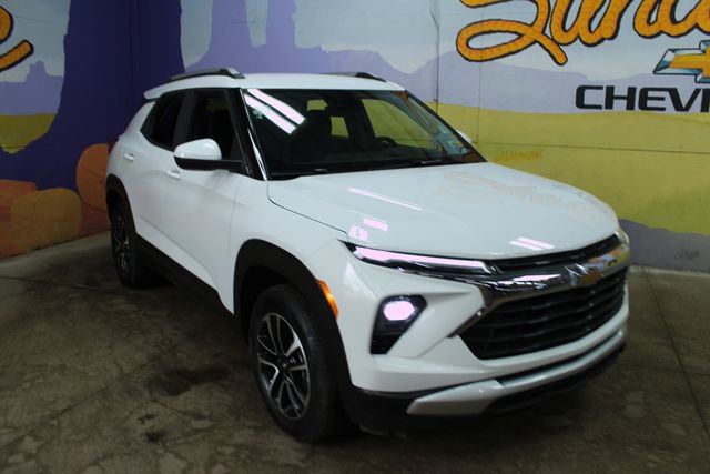 Used 2025 Chevrolet TrailBlazer LT w/ Convenience Package image 4
