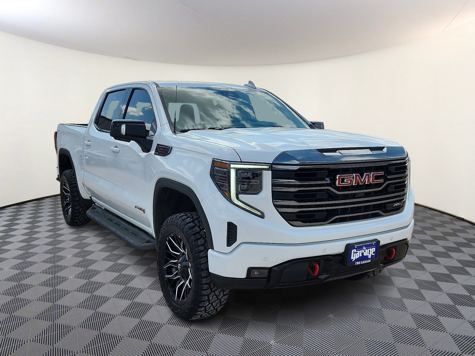Used 2024 GMC Sierra 1500 AT4 w/ Technology Package image 6